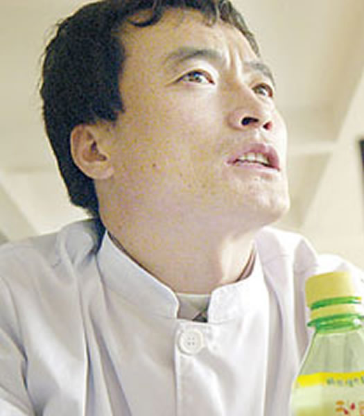 孟照国搬离了凤凰山,进入哈尔滨某高校食堂工作。