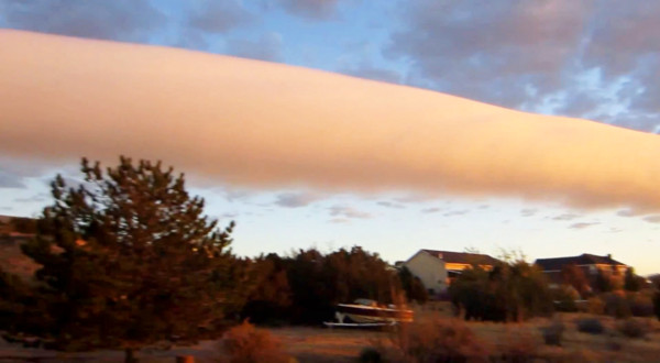 美国德州惊现滚轴云