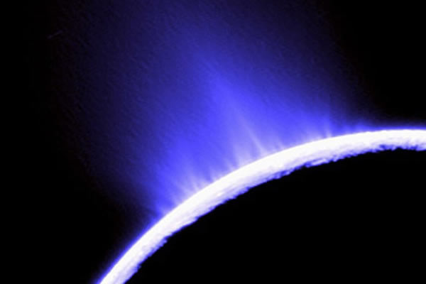 卡西尼探测器发现土卫二上存在不可思议的间歇泉