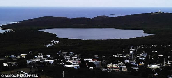 2003����һк����úڰ���Ȼ�����º������·��⡣