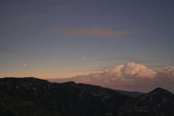11月22日,摄于法国东南部的ISON彗星。