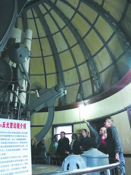 600毫米反光望远镜。