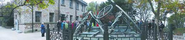 简仪,八国联军入侵北京时,被法国掠至法国驻华公使馆,1905年归还我国。