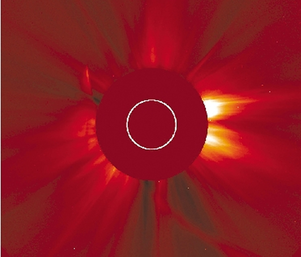 “世纪彗星”ISON掠过近日点被瓦解?