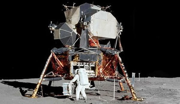 阿波罗飞船登月舱,嫦娥三号虽然不具备返回功能,但在任务复杂性上已经大大超过了以往的国产航天器。