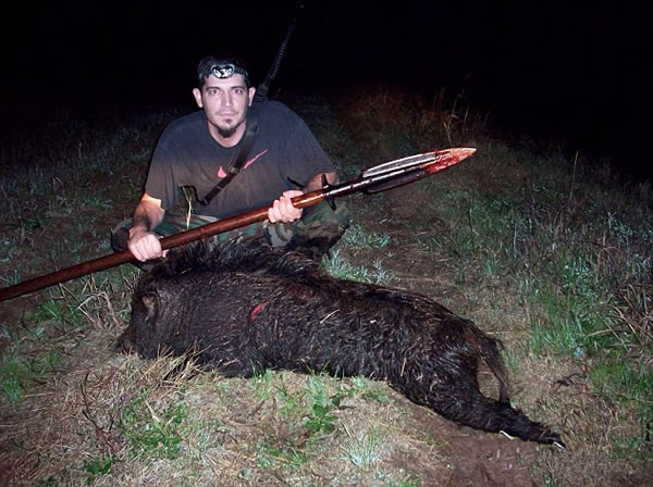 �������˽�ң�طɻ�6���²���300ͷҰ��