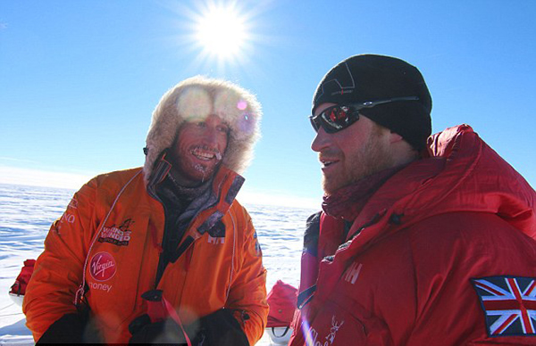 英国哈里王子和南极探险队终于登顶南极