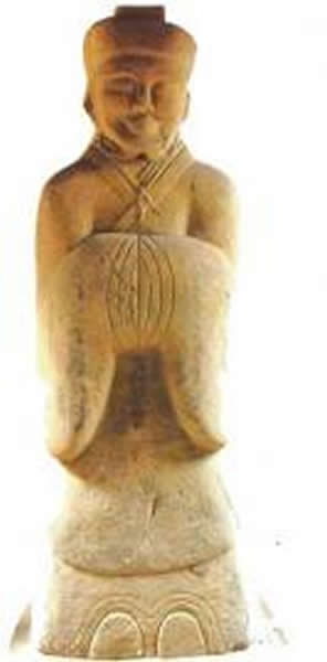 在都江堰安澜索桥下,一尊完整的李冰石像被发现,石像刻造时间是东汉帝建宁元年李冰石像。