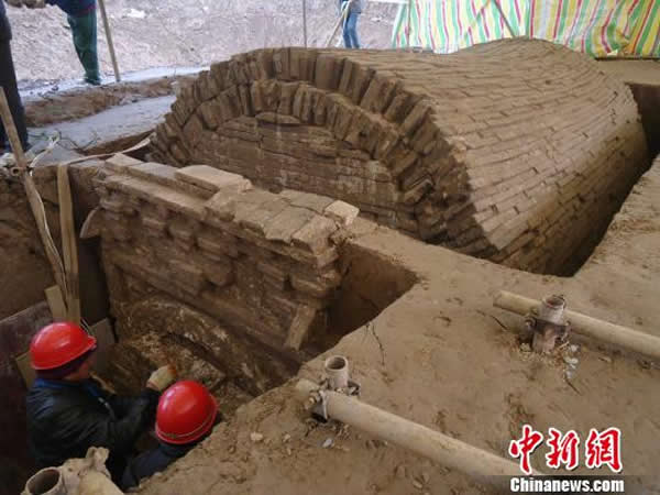 ������Ա�ڽ����������ھ�