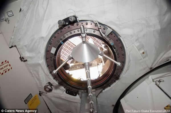 ͼǣһǵ֧ϰװLEDԵƣӶƼĹ߹켣