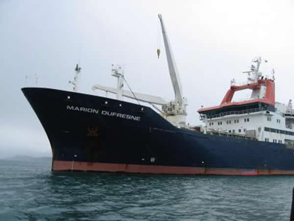 法国极地研究所的R / V马里昂杜佛尼