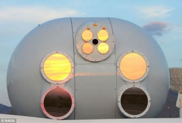 宇航局位于新墨西哥州的白沙试验场,负责向LLCD传输数据和接收LLCD传回的数据