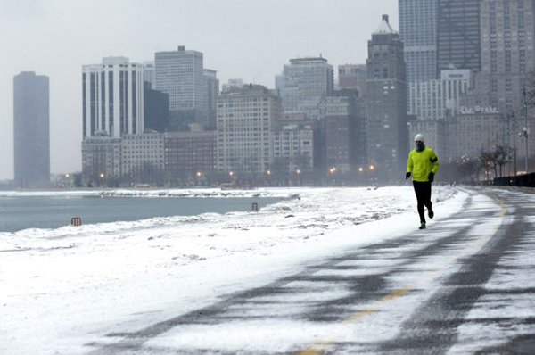 美国中西部、南部地区遭飓风侵袭