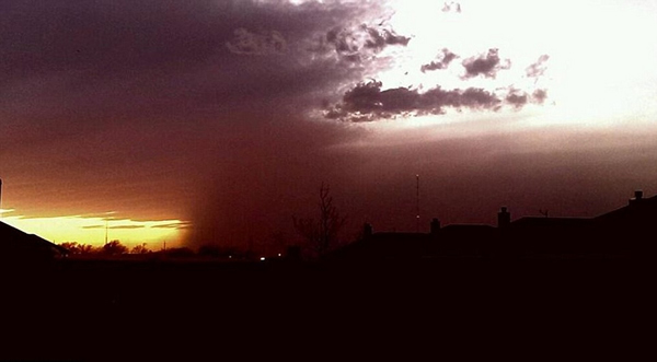 恐怖沙尘暴席卷美国