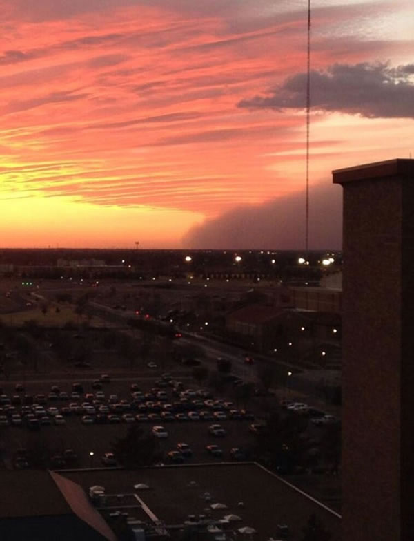 恐怖沙尘暴席卷美国