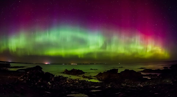 地球磁场风暴为英国上空带来罕见北极光