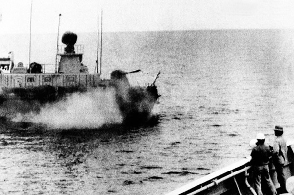 日本、苏联和美国出动飞机和舰只搜寻