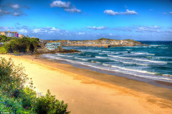 9Ĳ˹˹أPorthminster BeachΪӢ3ɳ̲