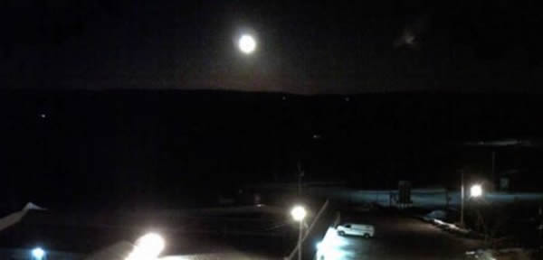 3月18日凌晨火流星划过加拿大魁北克上空