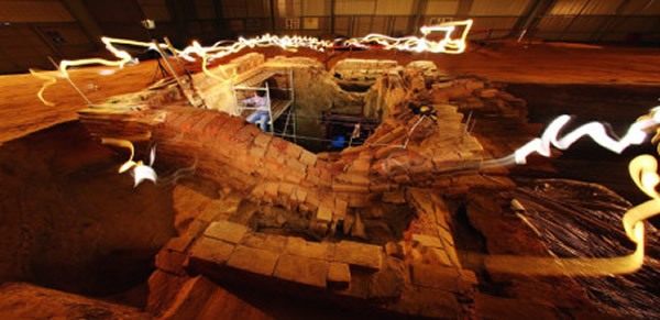 2013年3月,位于扬州市西湖镇司徒村曹庄的中星海上紫郡房地产建设项目中,发现两座砖室墓,后经抢救性考古发掘证实,为隋炀帝与萧皇后最后的埋葬之地。隋炀帝墓为方形