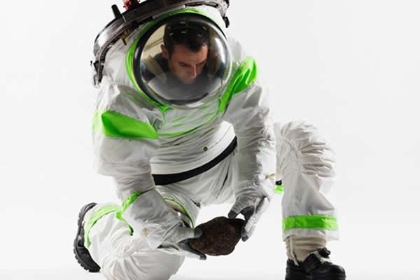 2012年公布的巴斯光年宇航服