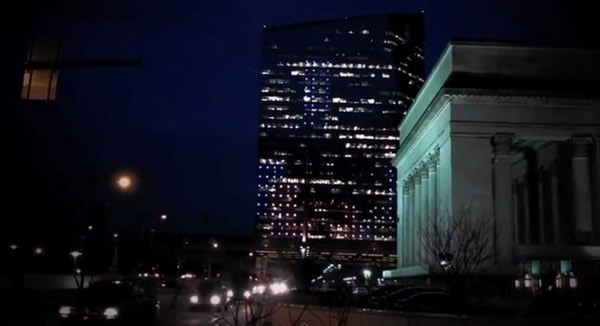 为庆祝“俄罗斯方块”诞生30周年 美国费城29层大楼变“游戏机”