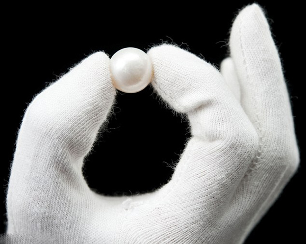 Ӣ��Ů���ڶ����з�������������һ����ȻԲ������