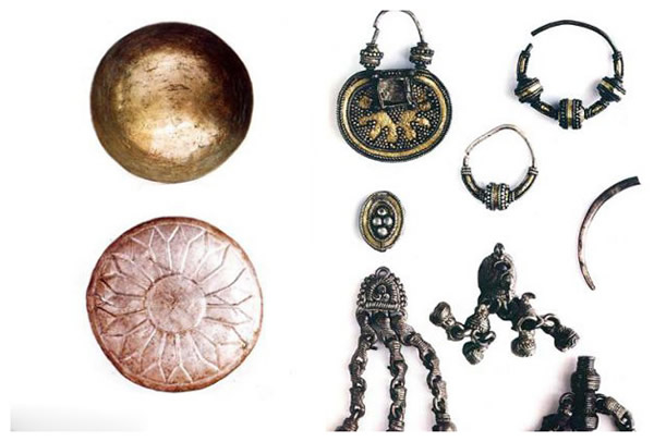 俄罗斯发现八百年前戴铜面具木乃伊