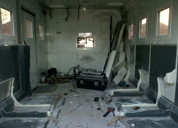 ����Ҿӵ�ǰ����һ������������������