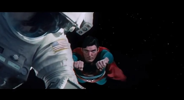 超人出现,并助女主角停止自转。