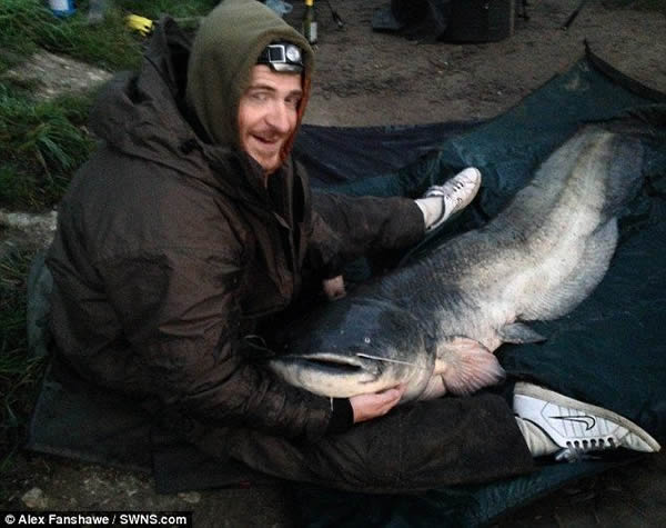 Ӣ�������ڰ¿���¹�԰�ڲ����ش�106���������