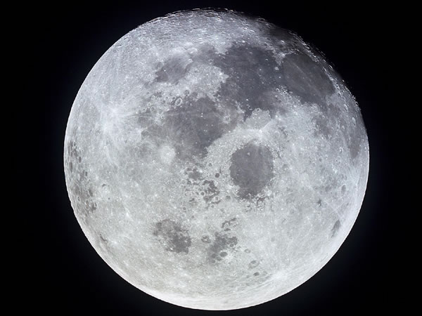 日本科学家发现40亿年前月球以与现在不同的一面朝向地球