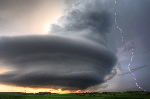 美国26岁摄影师拍摄大自然令人敬畏的一面