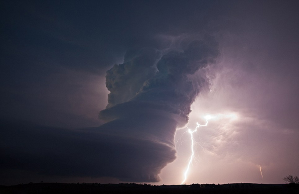 美国26岁摄影师拍摄大自然令人敬畏的一面