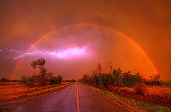 美国26岁摄影师拍摄大自然令人敬畏的一面