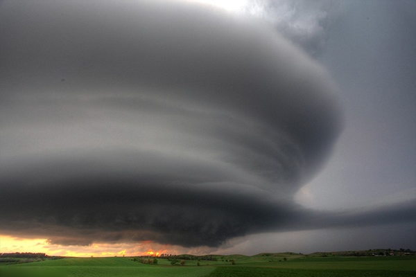 美国26岁摄影师拍摄大自然令人敬畏的一面