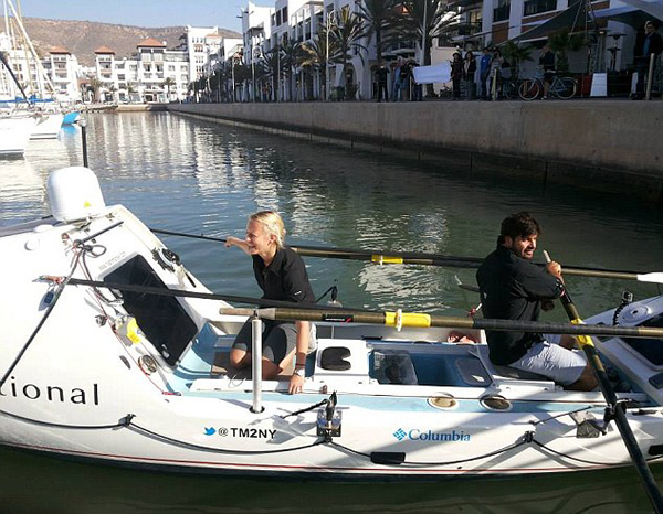 南非情侣乘小船历时105天抵达北美