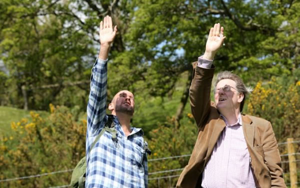 古利能凭逾800种线索,去找出前进的方向是否正确。