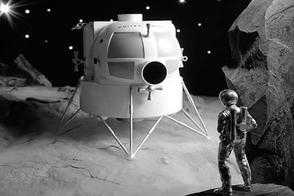 这张照片是1963年时阿波罗登月降落时的想象图