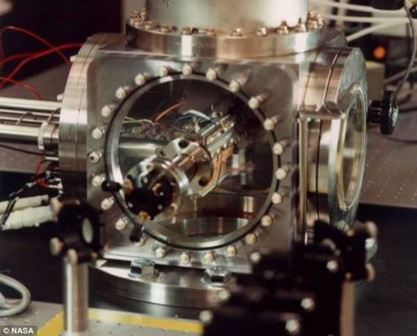 这种名叫Cosmic的装置有助于天文学家更好地了解在恒星周围形成的这些微粒的类型,并揭开类地行星形成的谜底。