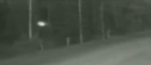 俄罗斯监控录像记录到惊人UFO视频