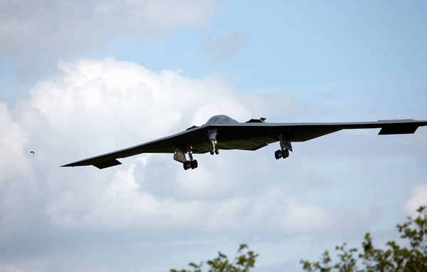 վB-2κըӢʱһֻͺӥײ