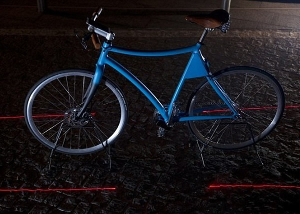 激光系统能在路面标示出安全驾驶距离