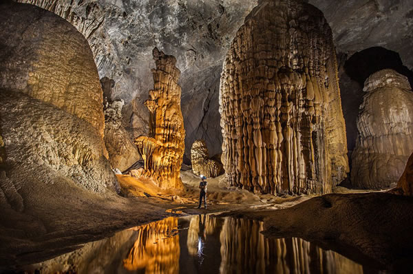 越南韩松洞鬼斧神工的自然之美