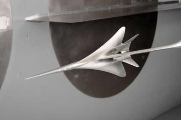 兰利研究中心的工程师正在测试超音速客机方案,为三角翼布局,比协和式客机更加安静