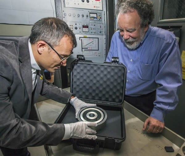 科学家利用一个新系统证实预定被拆解的核武器是否包含真正的弹头