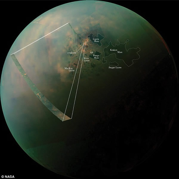 这张伪彩色合成图是用“卡西尼”号飞船收集的红外线数据制成的,它显示的是土卫六上的碳氢化合物湖泊,这是太阳系里除地球以外唯一一个已知地表存在稳定液体的地方,不过它