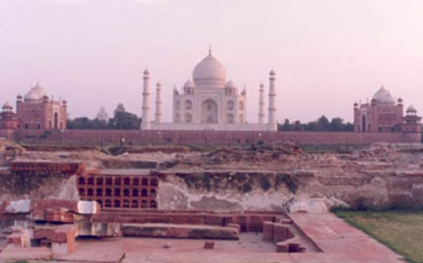 印度泰姬陵对面发现神秘宫殿遗址 疑为传说中的“黑色泰姬陵”