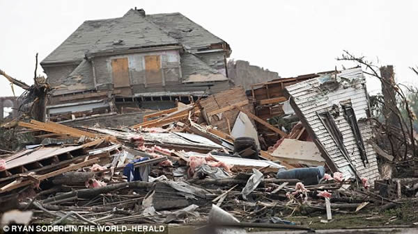 ����С����������Ϯ�� һ�����ӱ�������������֮�����������