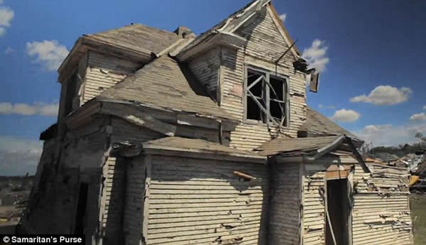 ����С����������Ϯ�� һ�����ӱ�������������֮�����������